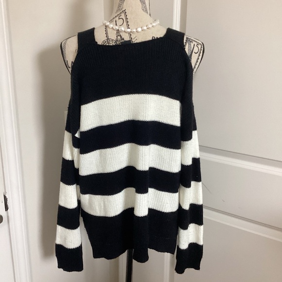 Hooked Up Women’s Black & White Stripes Cold Shoulder Knit Sweater Long Sleeves - Picture 4 of 5
